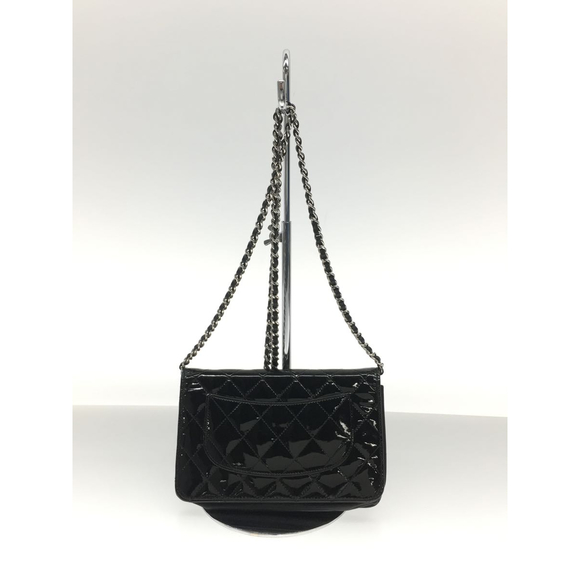 Chanel Matelasse Patent Chain Shoulder Bag - Picture 3 of 9